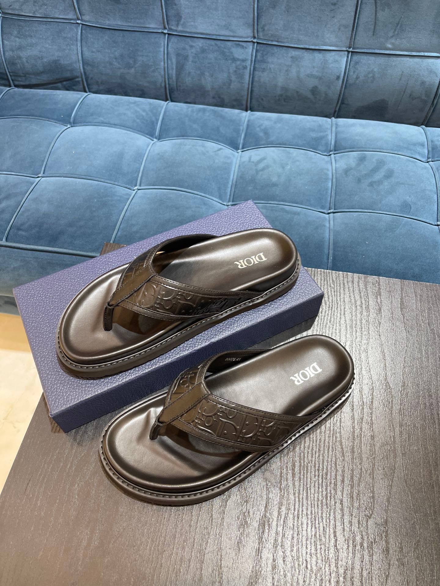 71f93a70.jpg 71f93a70