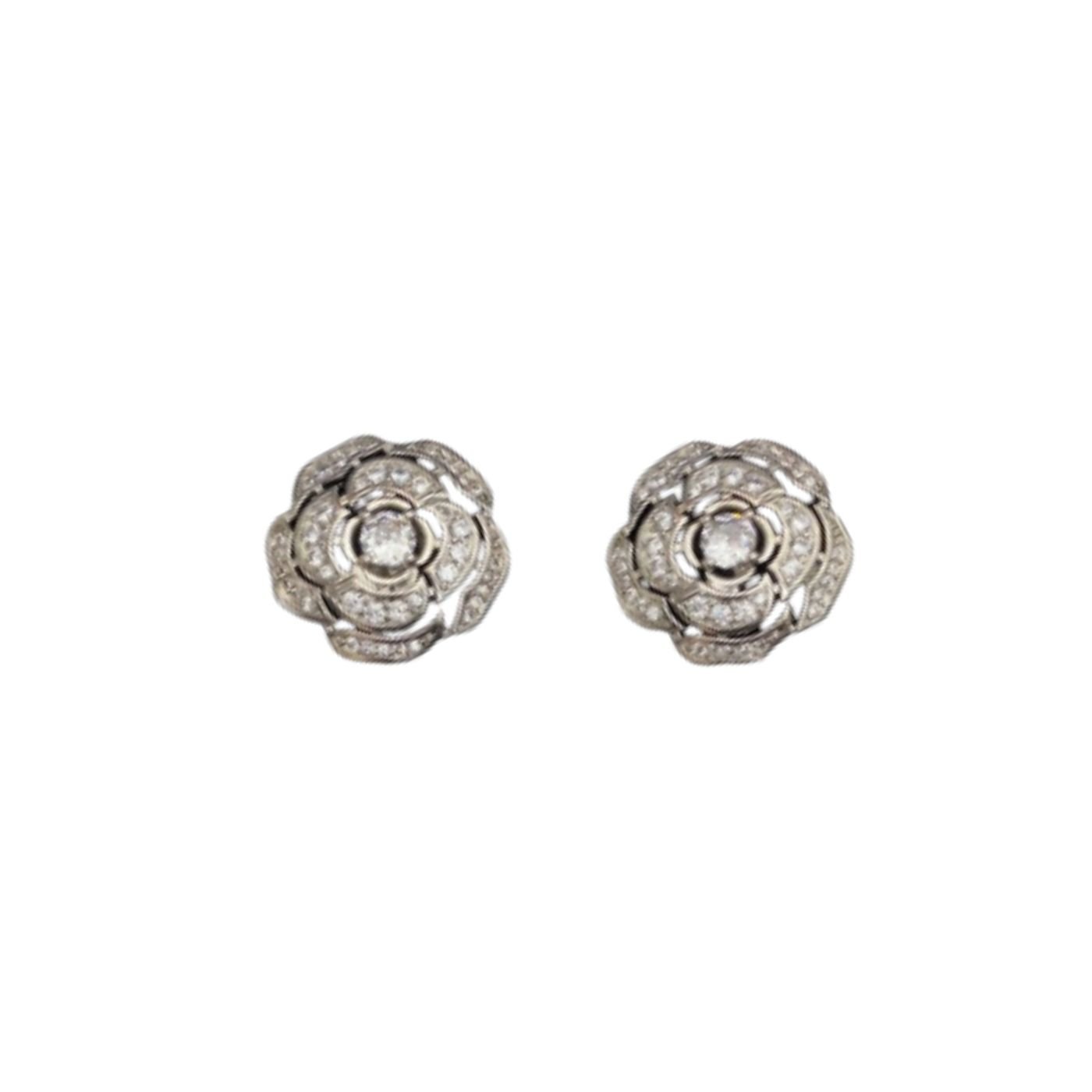 Flower-Shape-Earrings-Silver-1.jpg Flower Shape Earrings Silver 1