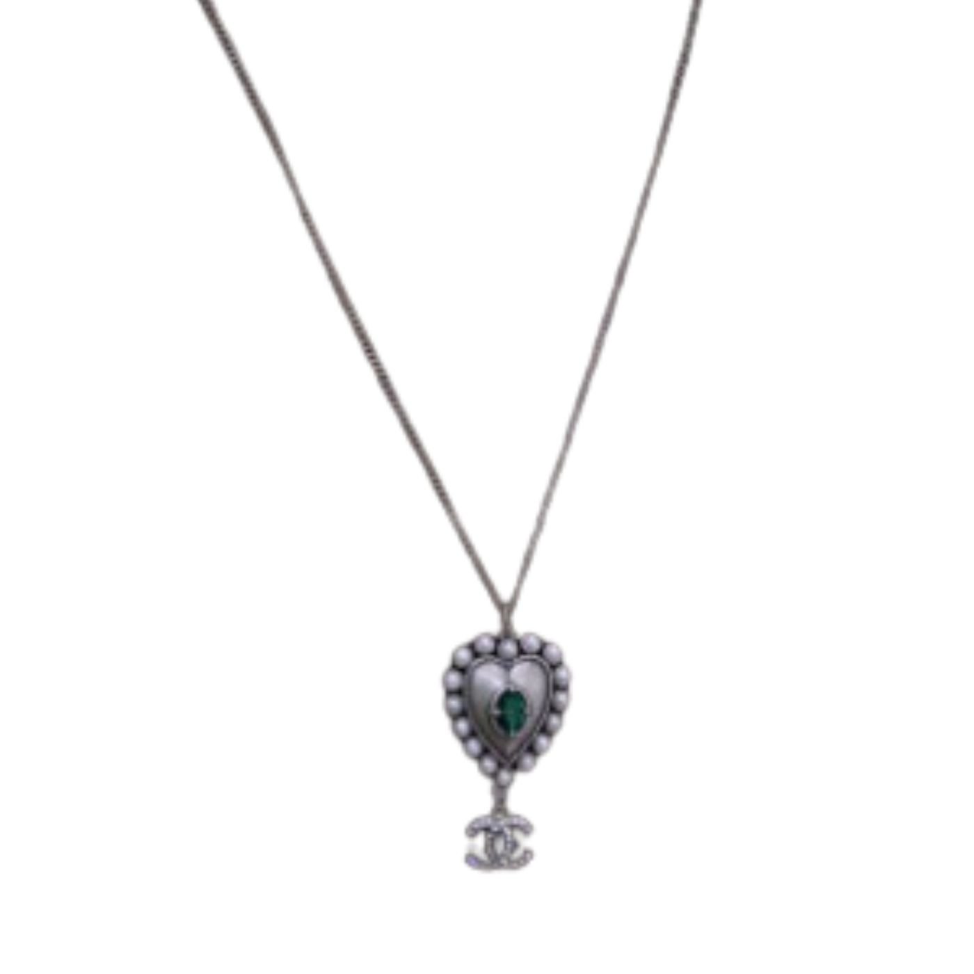 Green-Jewel-Necklace-Silver-1.jpg Green Jewel Necklace Silver 1