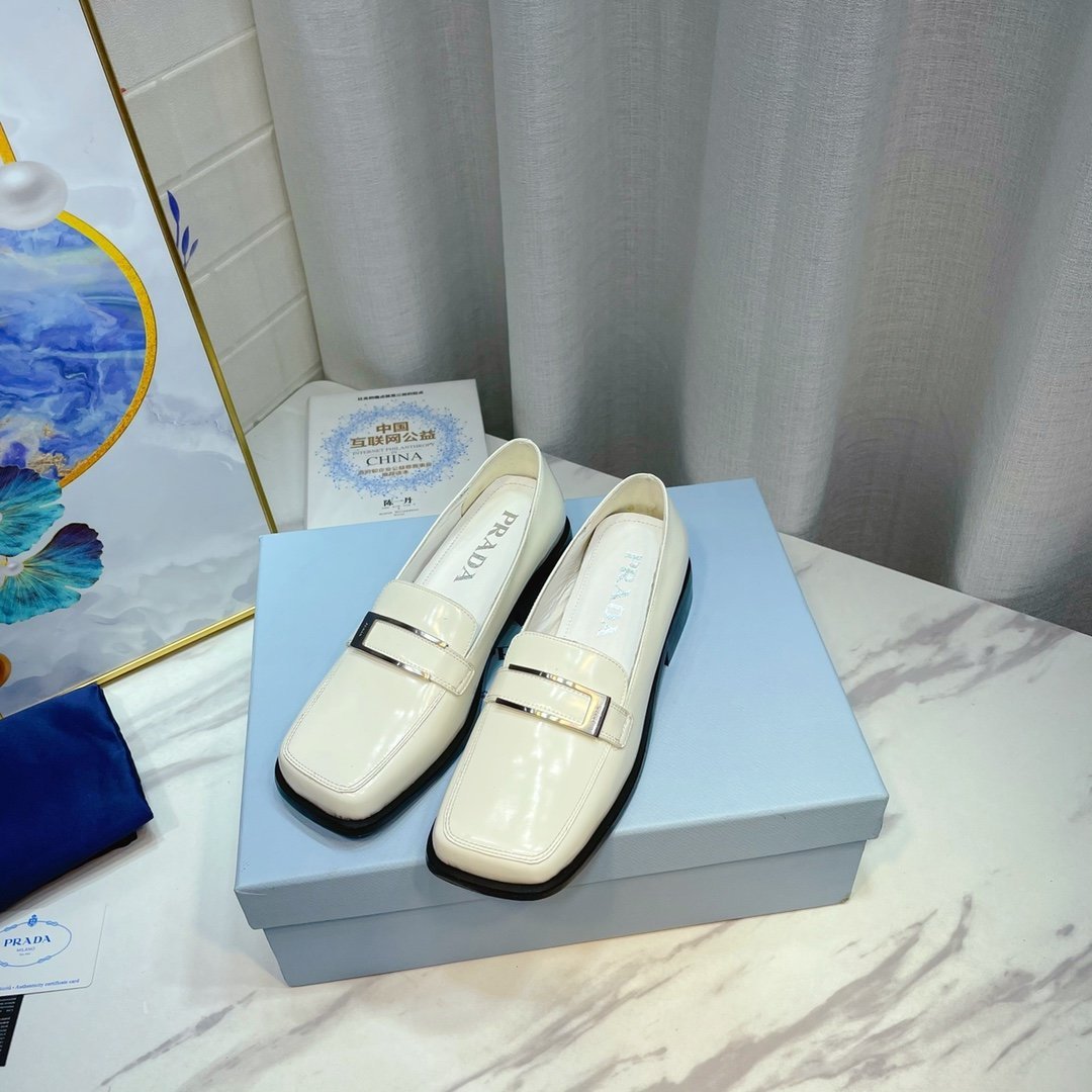 e516ad82.jpg e516ad82