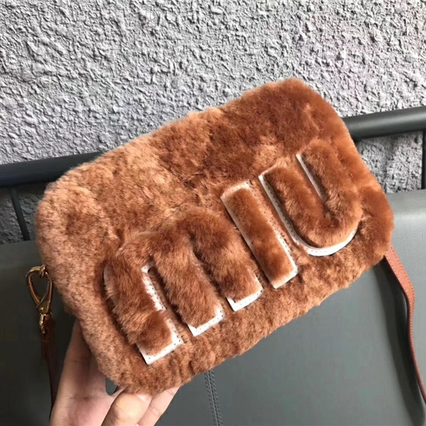 37496_P_1540794590482.jpg 37496 P 1540794590482